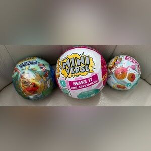 Lot of 3 Mini Verse mystery Toy Balls